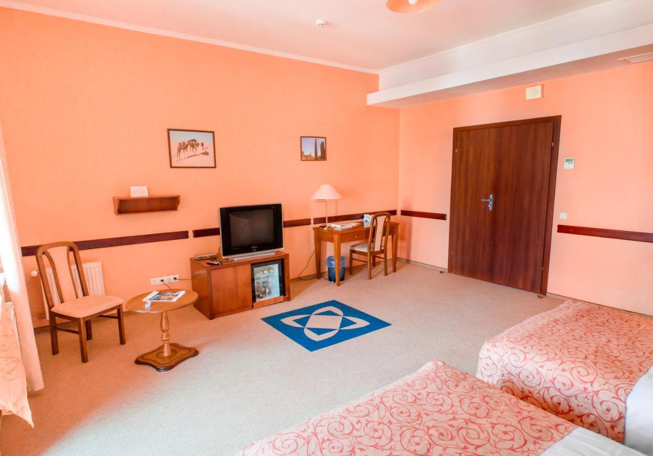 Premier Hotel Shafran Sumy Bagian luar foto