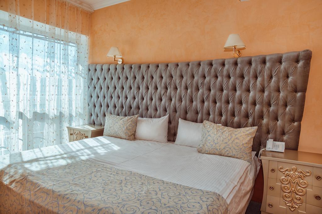 Premier Hotel Shafran Sumy Ruang foto
