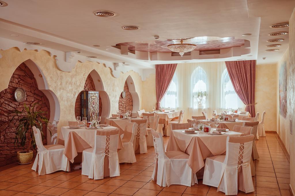 Premier Hotel Shafran Sumy Bagian luar foto