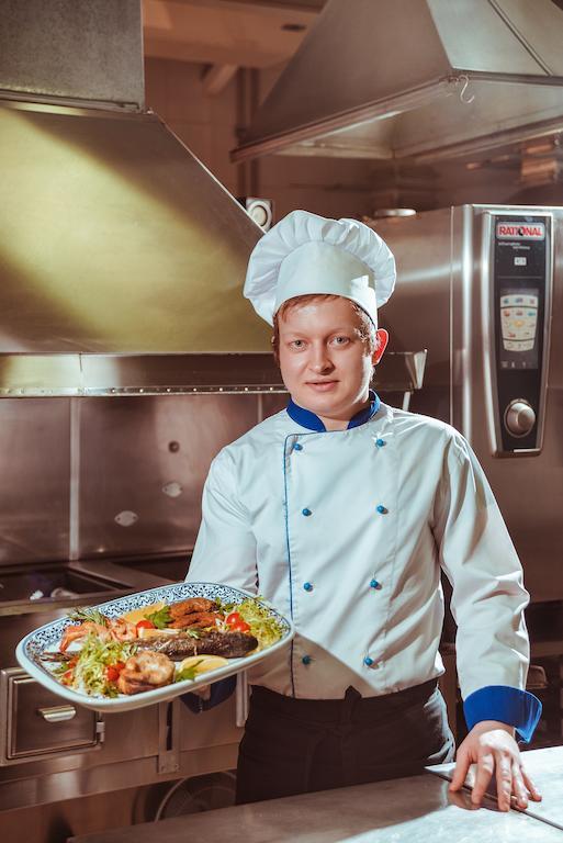 Premier Hotel Shafran Sumy Bagian luar foto