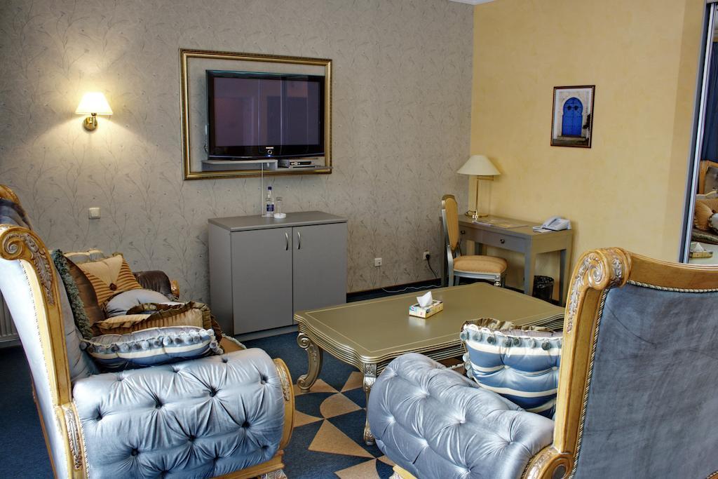 Premier Hotel Shafran Sumy Ruang foto