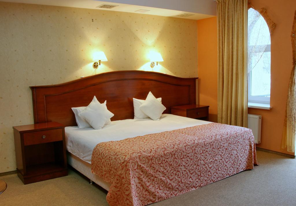 Premier Hotel Shafran Sumy Ruang foto