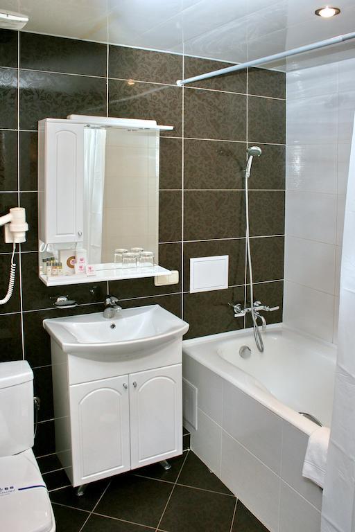 Premier Hotel Shafran Sumy Bagian luar foto
