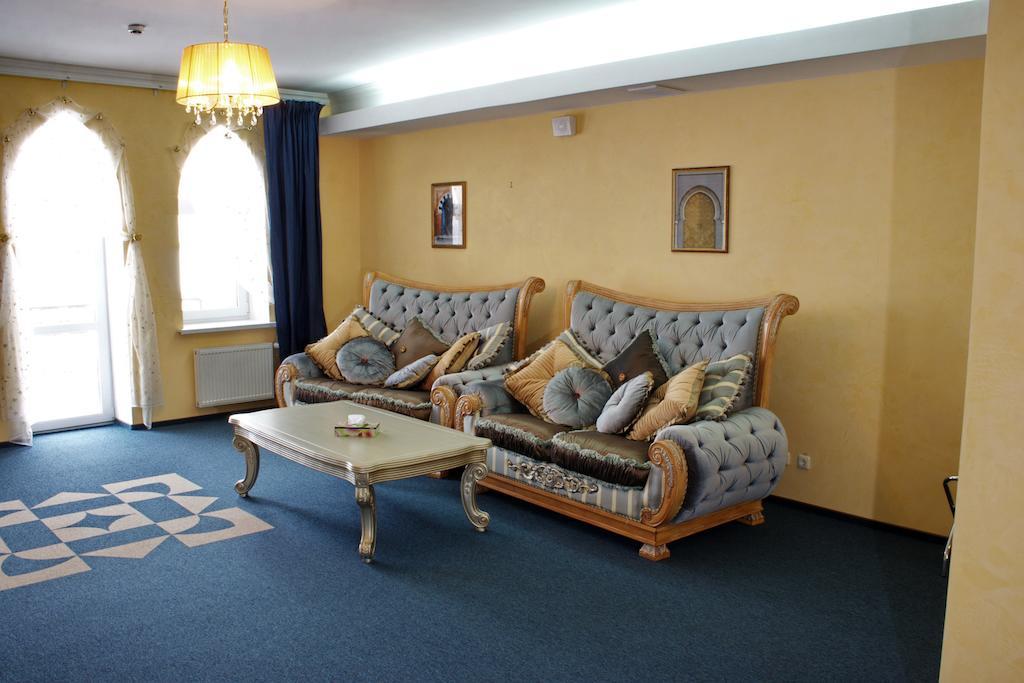 Premier Hotel Shafran Sumy Bagian luar foto