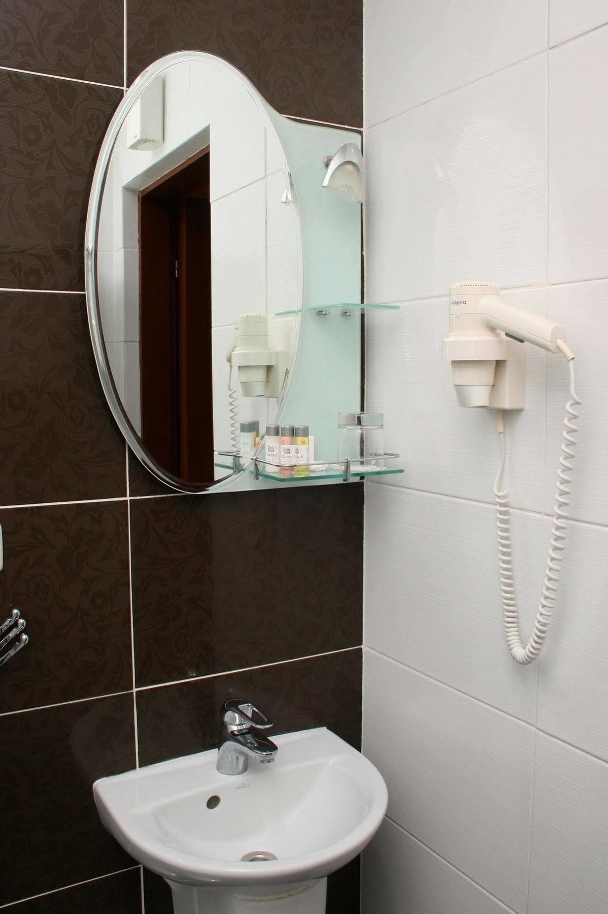 Premier Hotel Shafran Sumy Bagian luar foto
