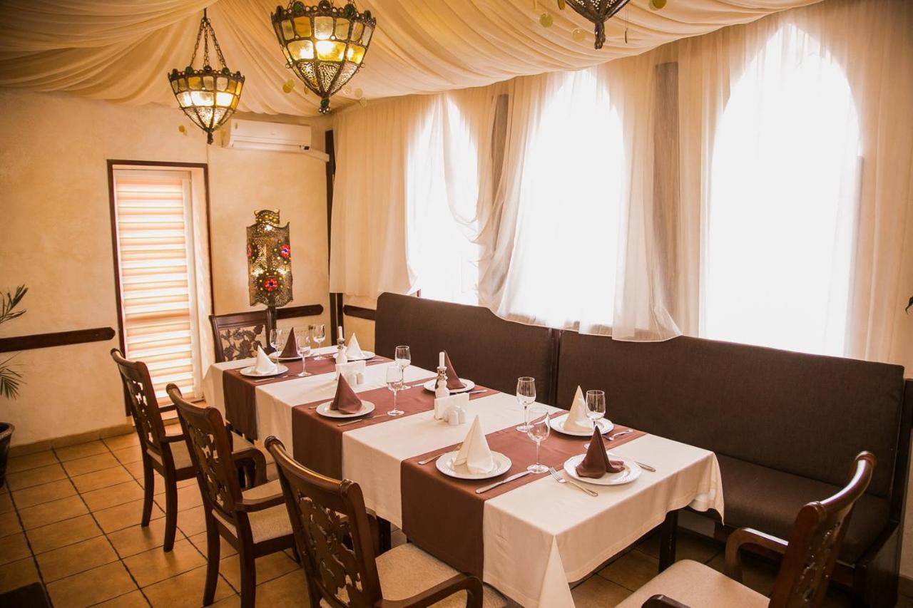 Premier Hotel Shafran Sumy Bagian luar foto